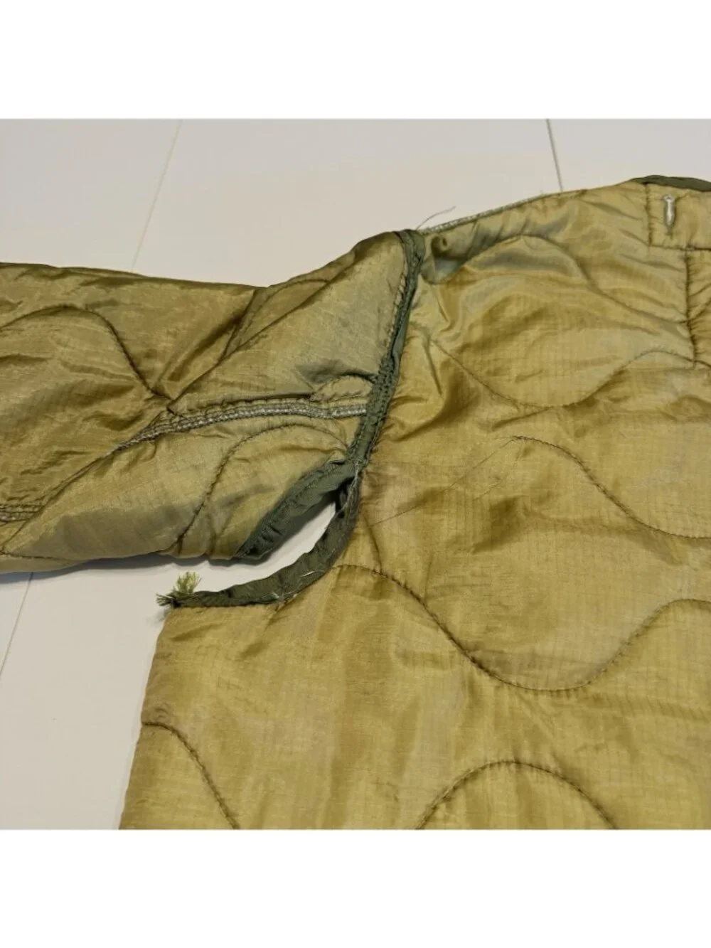 Vintage Military Liner Jacket Nylon Insulated Mens Small Green